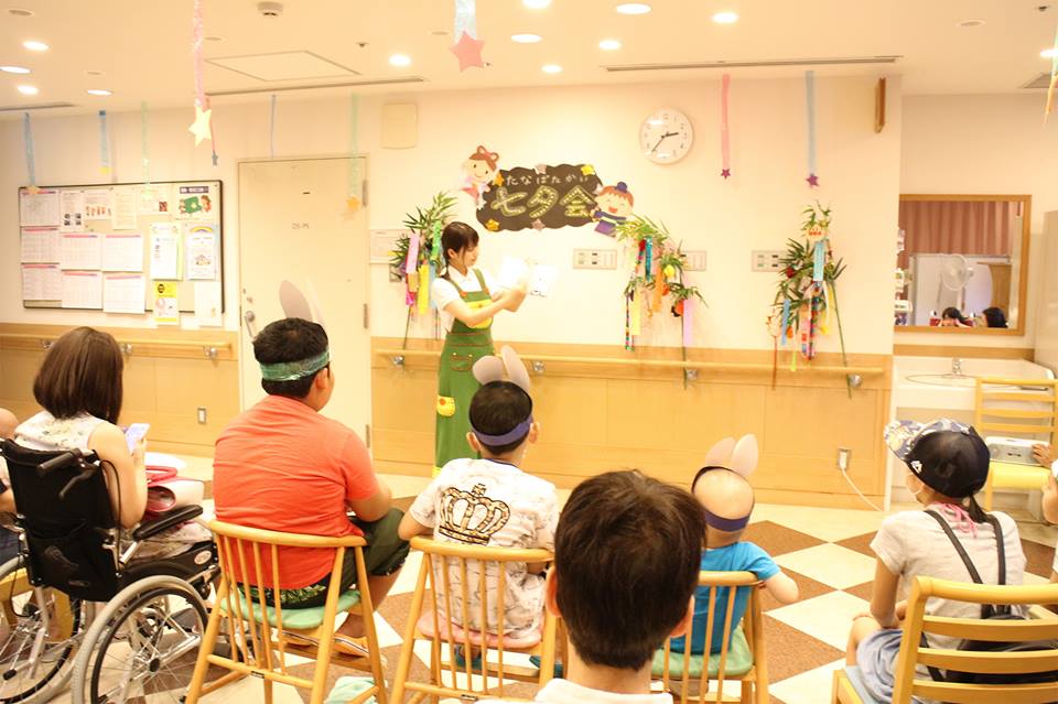 小児病棟の七夕会にミッフィーが遊びにきてくれました！ | イベント